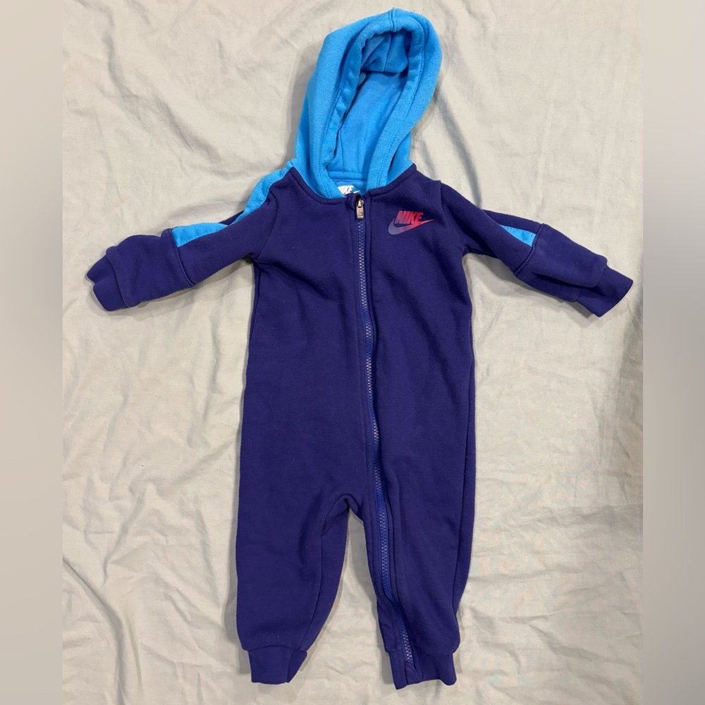 Nike Baby One Piece Zip Up Hooded Sweatsuit - size 12m